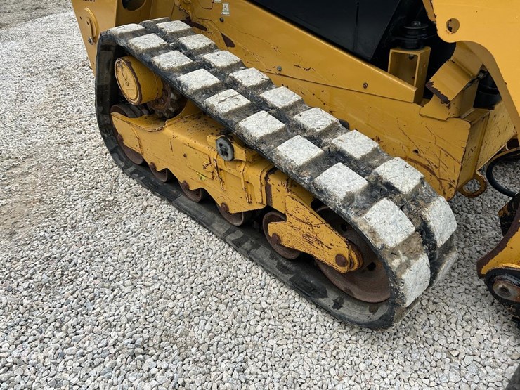 2022-caterpillar-259d3-image-12