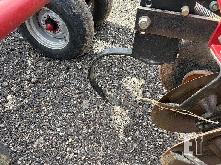 case-ih-3900dh-image-11