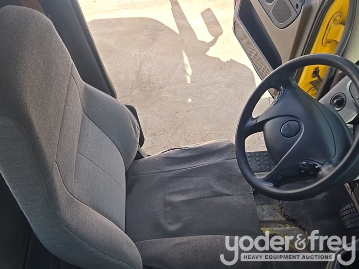 2014-freightliner-cascadia-113-image-96