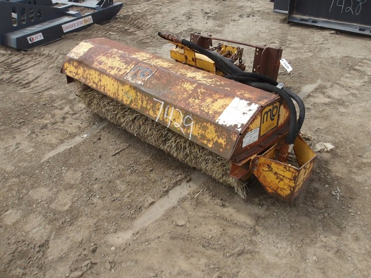 #7429-•-loader-hydraulic-broom-image-1