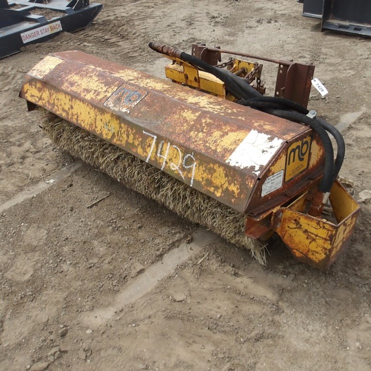#7429 • Loader Hydraulic Broom
