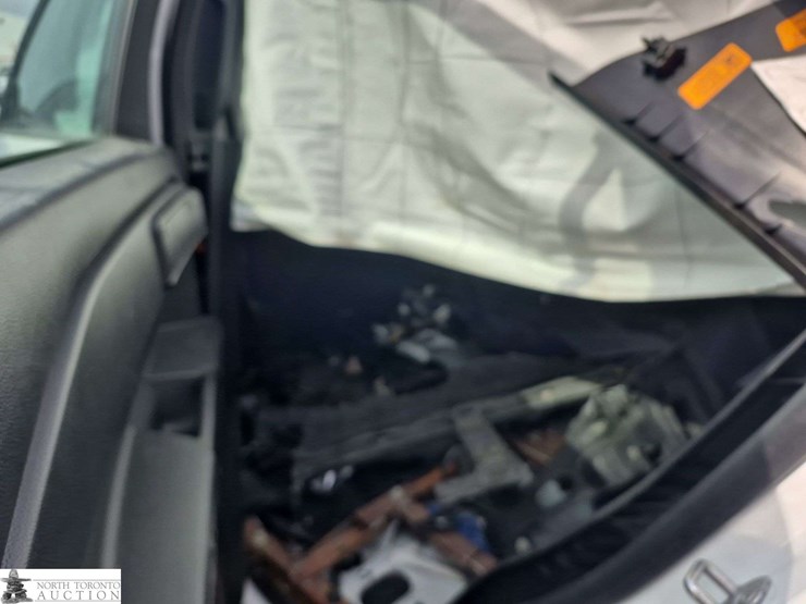 2023-ford-explorer-image-22