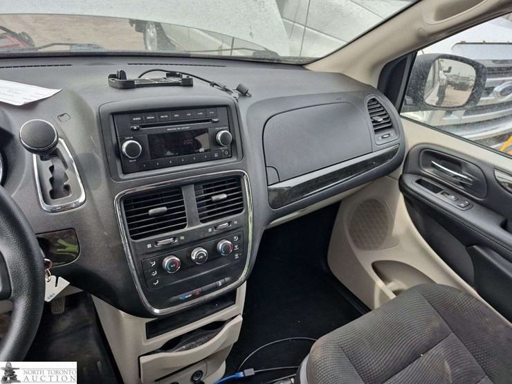 2020-dodge-grand-caravan-sxt-image-14