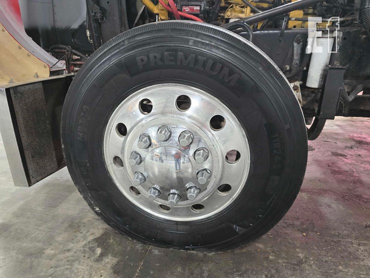 2002-peterbilt-378-image-27