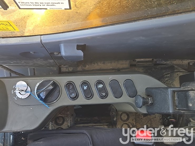 2015-komatsu-pc490-lc-11-image-152