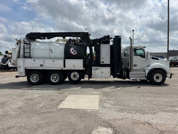 2020-kenworth-t880-image-4