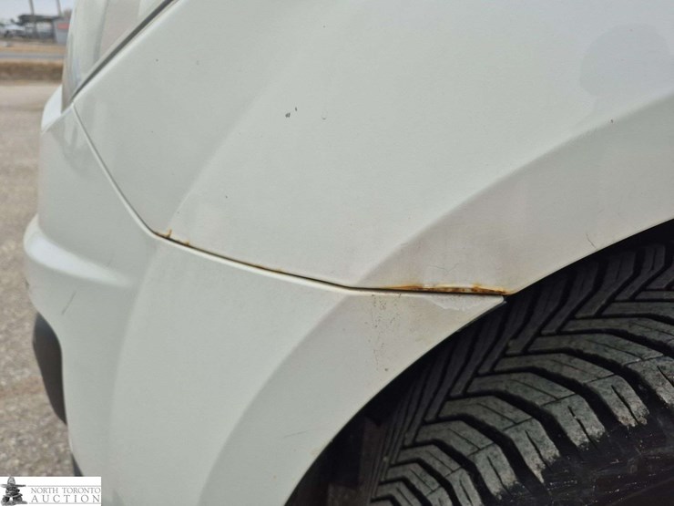 2013-chevrolet-equinox-image-22