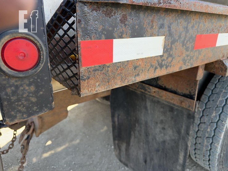 2005-sterling-lt9500-image-11