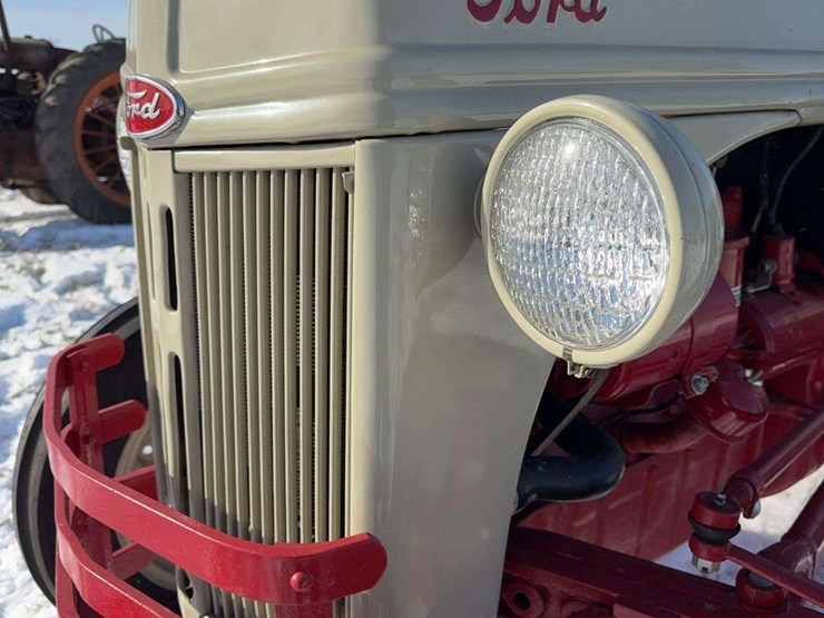 1952-ford-8n-image-36