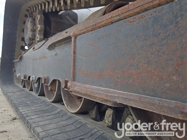 2021-bobcat-t740-image-19