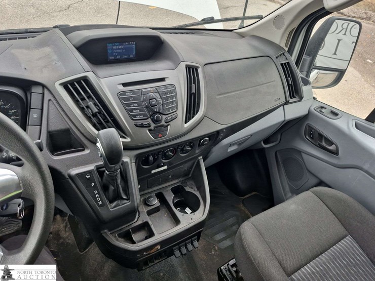 2016-ford-transit-image-13