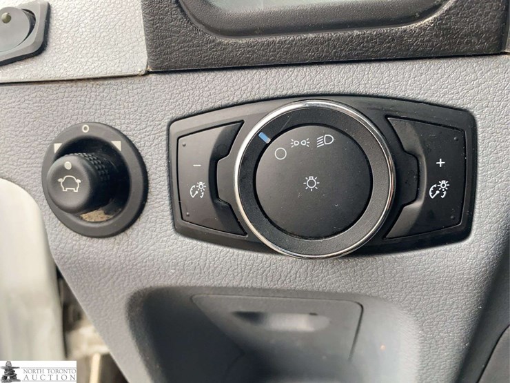 2015-ford-transit-image-22