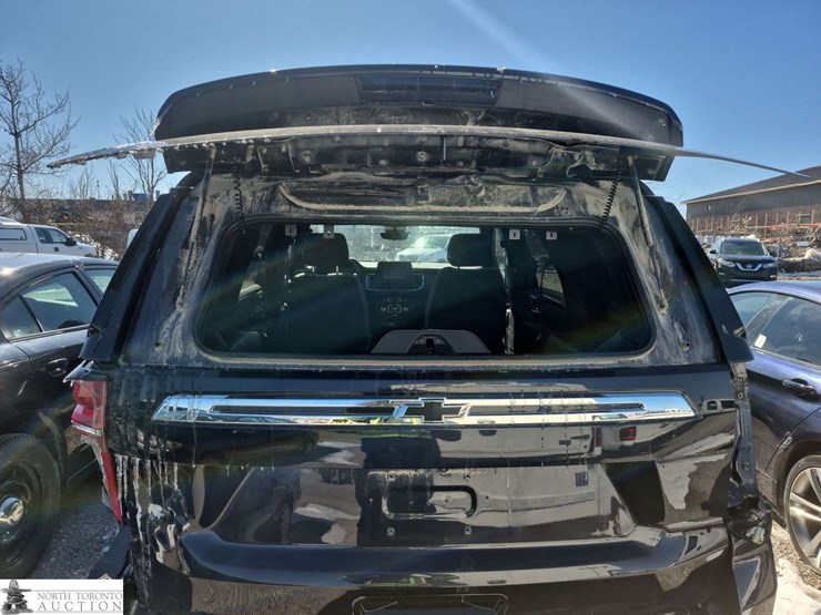 2023-chevrolet-tahoe-image-27