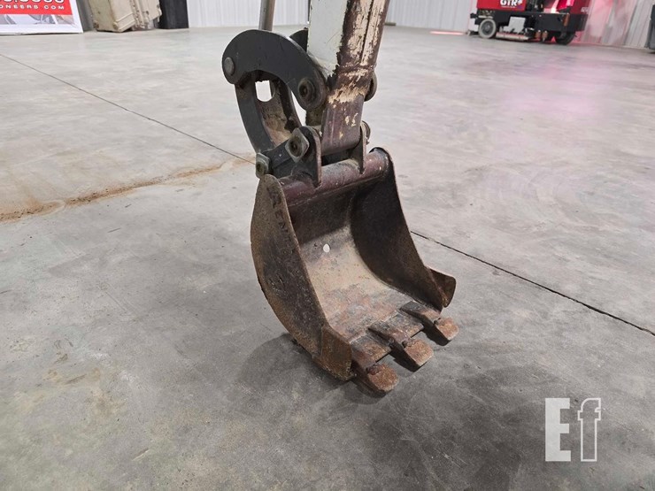 2022-bobcat-e10-image-10