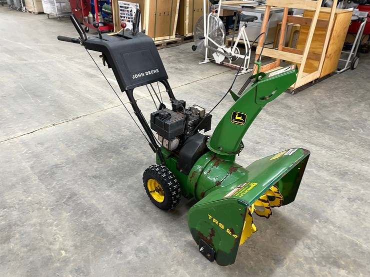 #3968-•-john-deere-trs24-snowblower-image-3