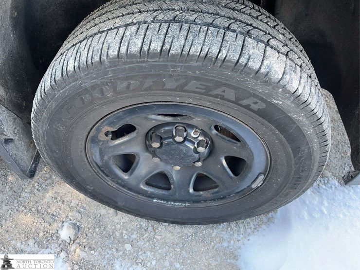 2017-chevrolet-tahoe-image-17