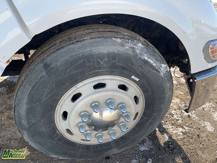 2012-peterbilt-386-image-13