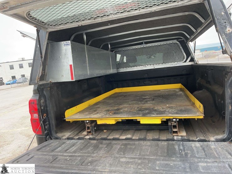 2016-chevrolet-silverado-2500hd-image-26