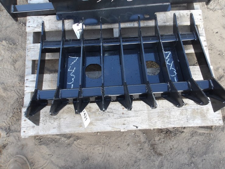 #7431-•-mini-universal-root-rake-image-1