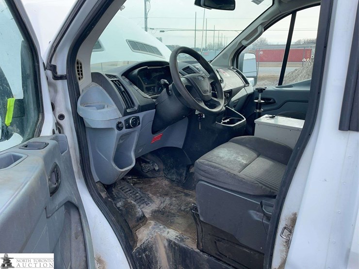 2016-ford-transit-image-11