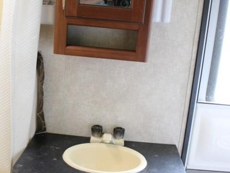 #6302-2015-keystone-ultra-lite-premier-by-bullet-3-image-13