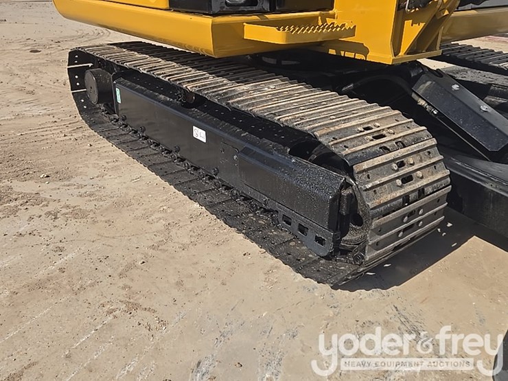 2018-caterpillar-305.5-image-16