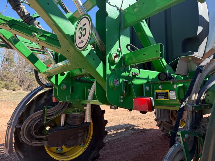 2015-john-deere-r4038-image-21