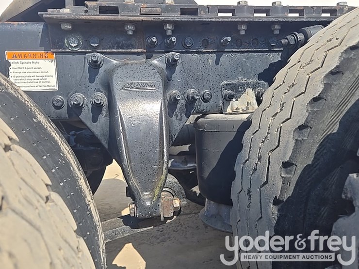 2014-freightliner-cascadia-113-image-33