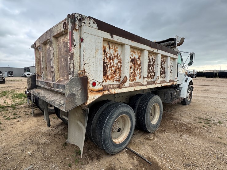 2001-sterling-lt7500-image-2