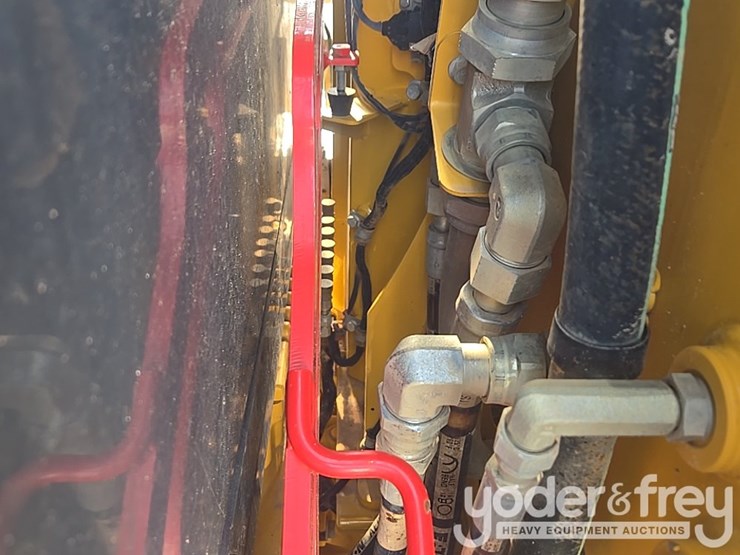 2022-deere-260e-image-47