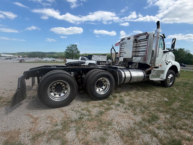 2024-international-hx620-image-3