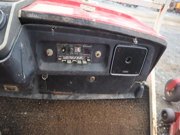 budweiser-racing-harley-davidson-golf-cart-image-16