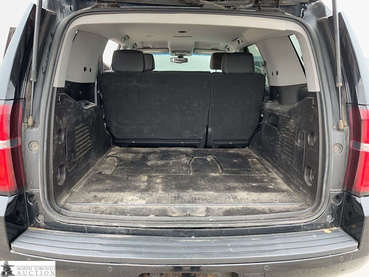 2016-chevrolet-tahoe-image-18