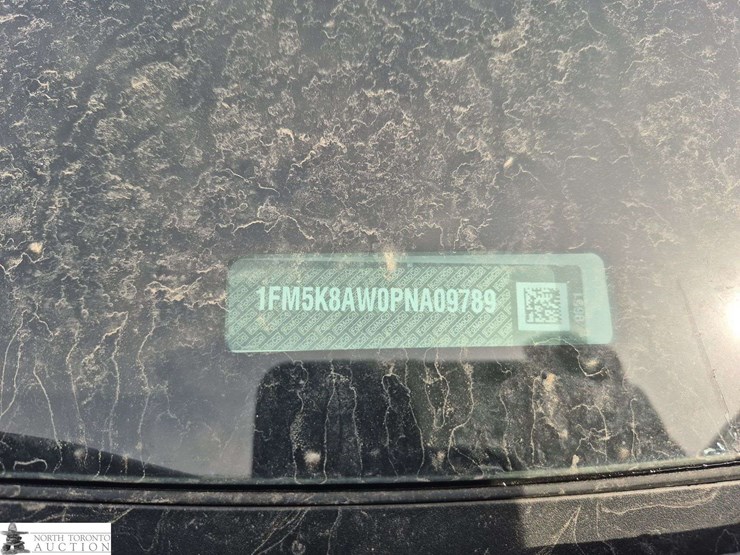 2023-ford-explorer-image-25