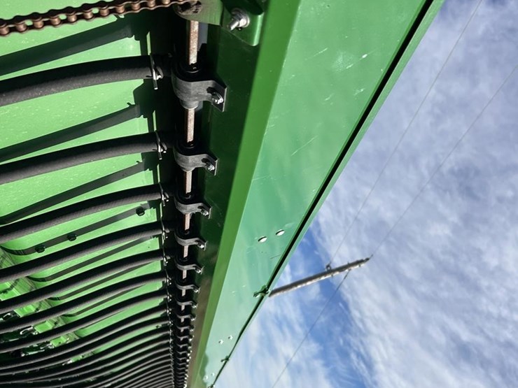 2004-john-deere-1590-image-41