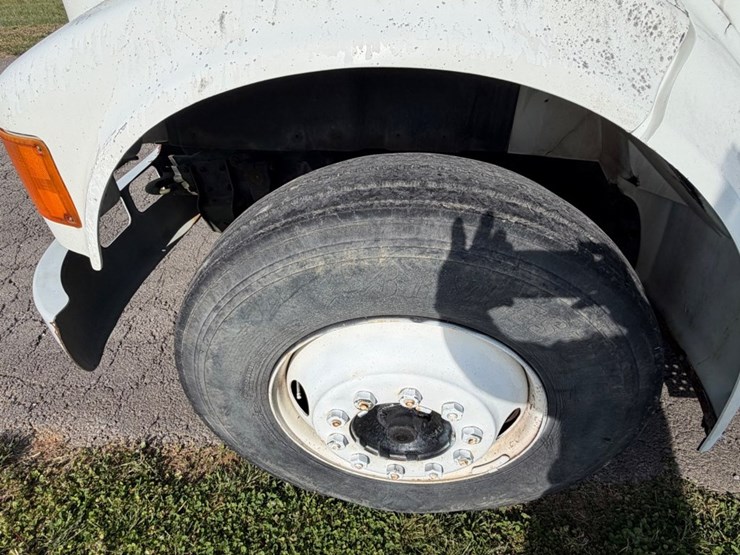 1997-international-4700-image-2