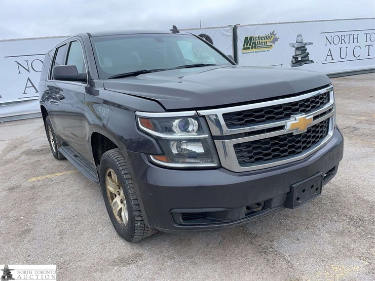 2017-chevrolet-tahoe-image-3