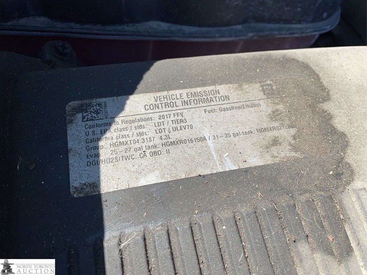 2017-chevrolet-silverado-1500-image-18