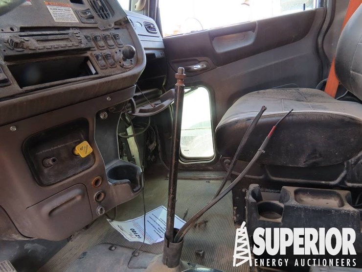 2012-peterbilt-365-image-7