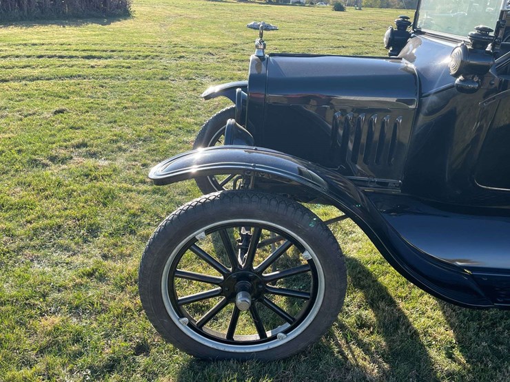 1917-model-t-touring-image-21