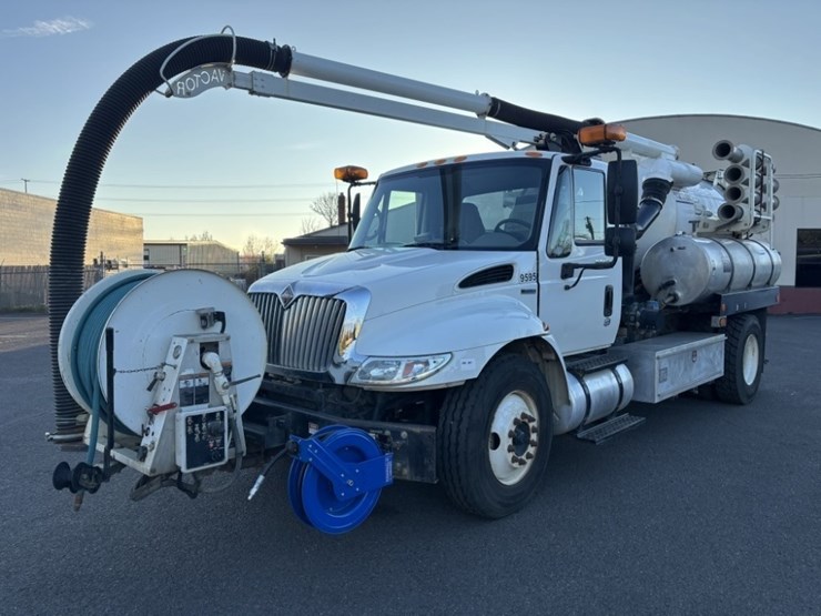 2009-vactor-2100-image-1