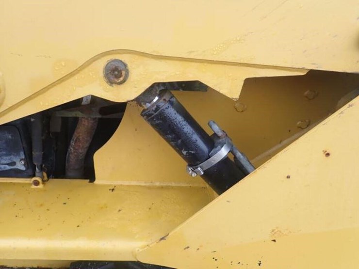 2010-caterpillar-232b-image-41