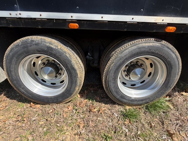 #31724-•-1997-freightliner-tandem-axle-flatbed-entertainmen-image-5