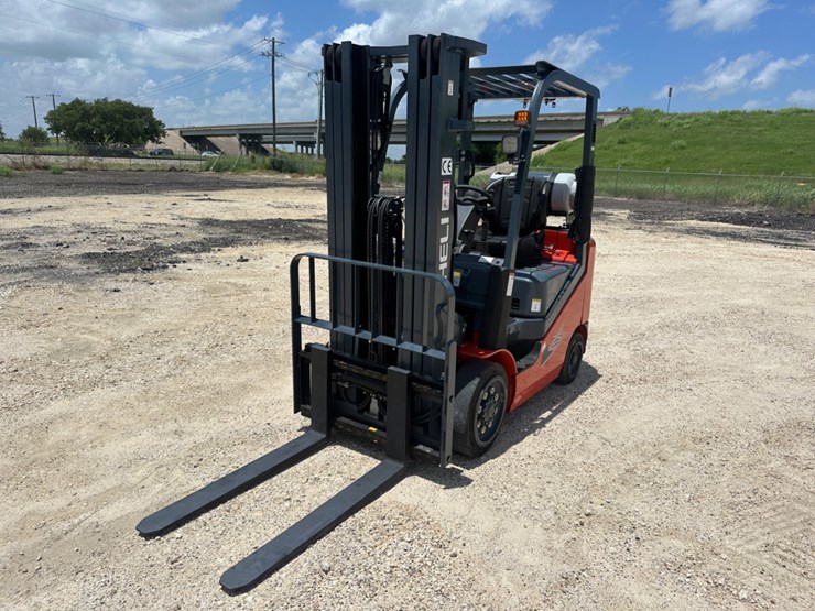 heli-5k-forklift-image-1
