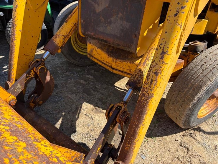 john-deere-410-image-12