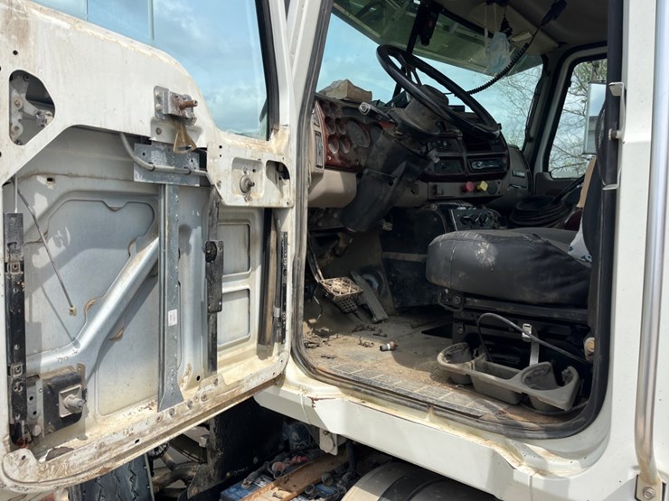 2006-mack-chn613-image-15
