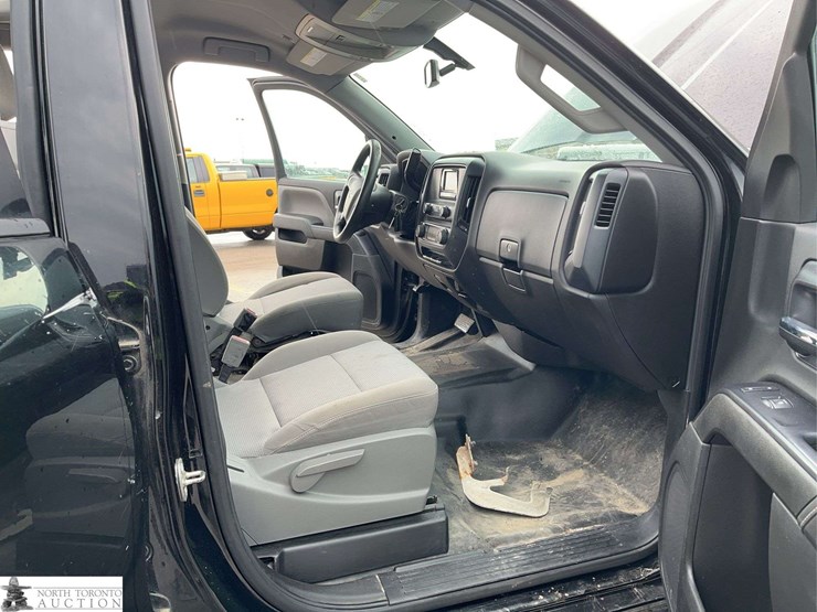 2015-chevrolet-silverado-2500hd-image-19