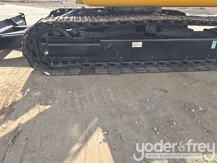 2018-caterpillar-305.5-image-11