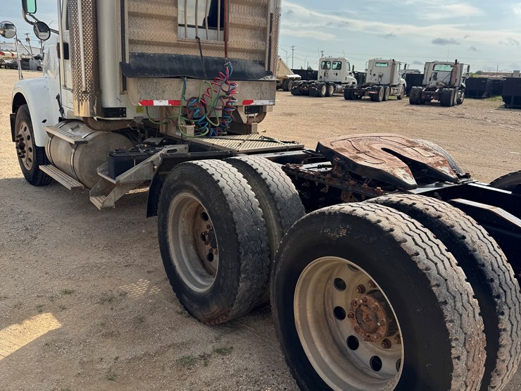 2007-international-9900i-image-2