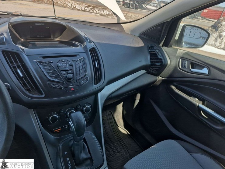 2016-ford-escape-image-13